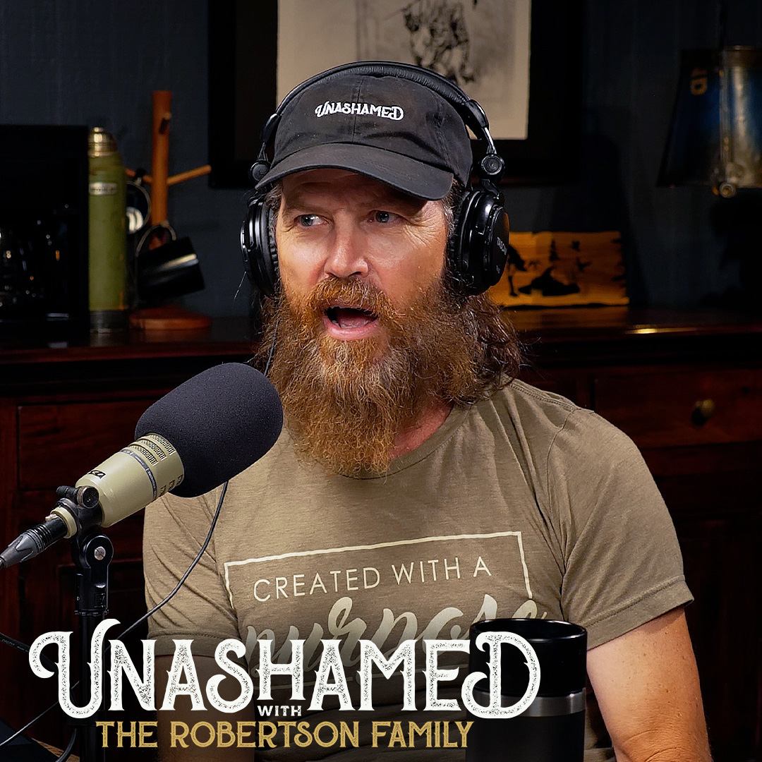 Ep 1157 | Phil Snapped After Roosters Interrupted His Nap & Jase Gets Chased by Angry City Workers