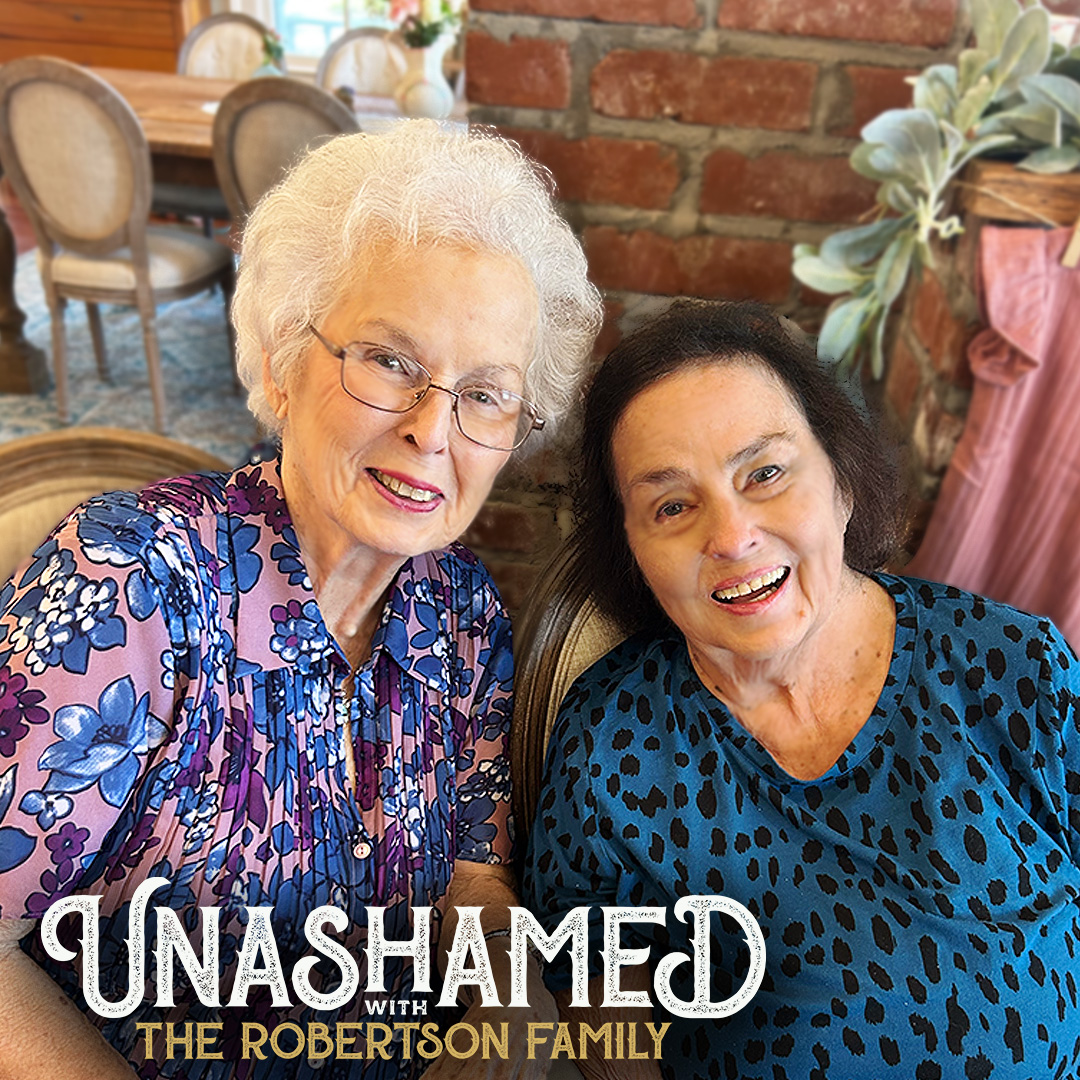 Ep 1156 | Miss Kay & Her Sister Cause Robertson Compound Chaos & Jase Walks in on an Eerie Sight