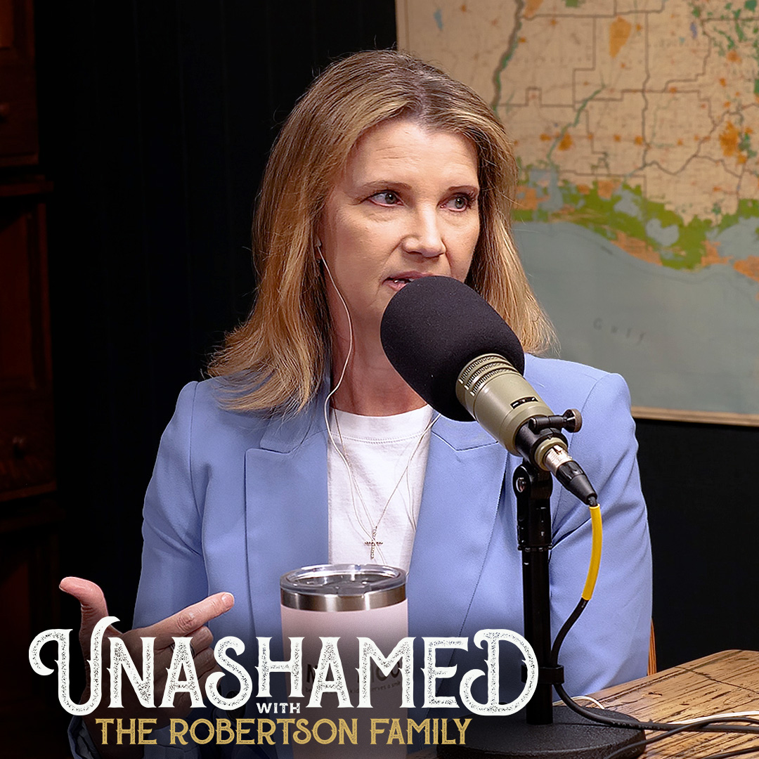 Ep 1168 | Jase, Missy & HGTV’s Ben & Erin Napier: Refusing to Downplay Faith in Hollywood