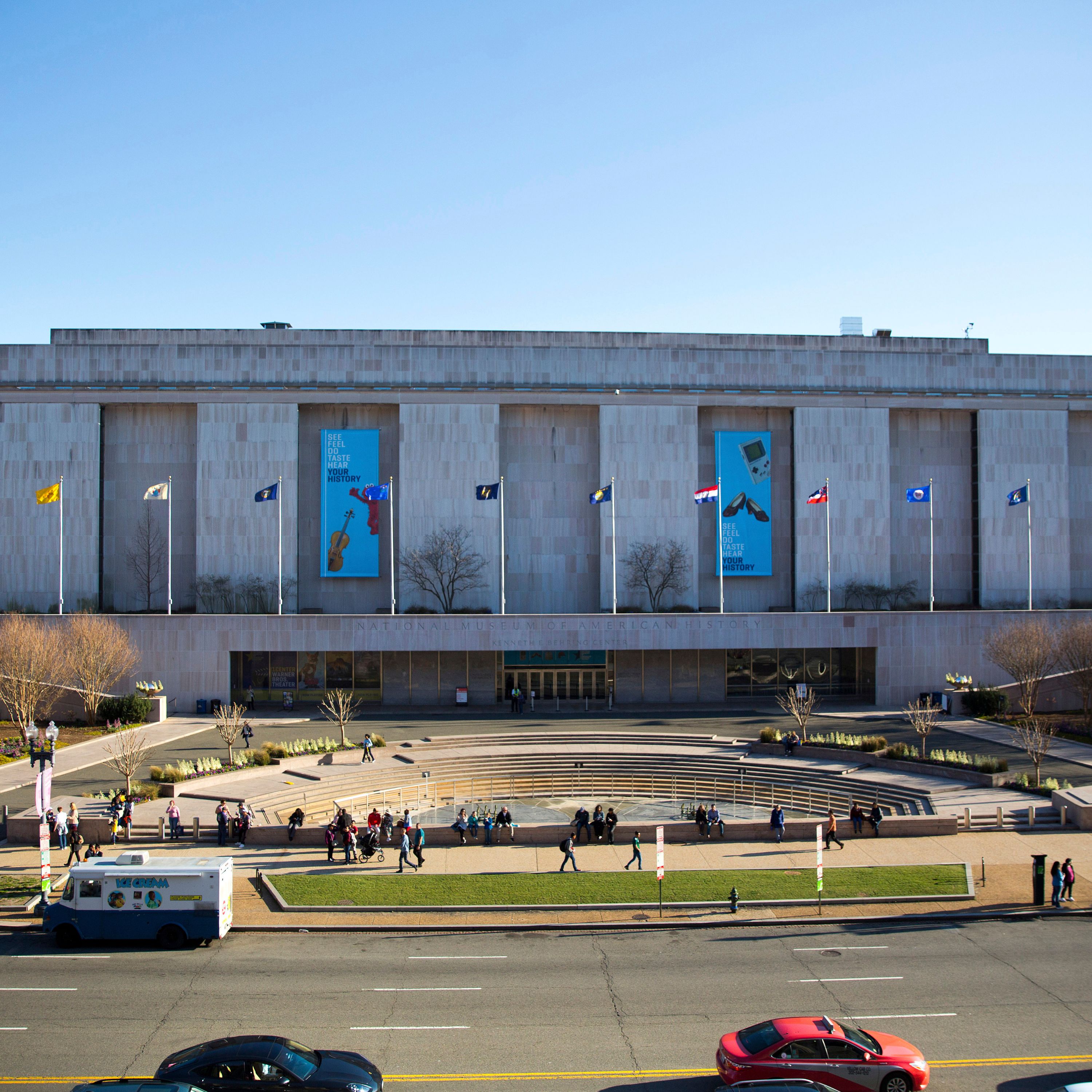 Trump Orders Review of Smithsonian Museums