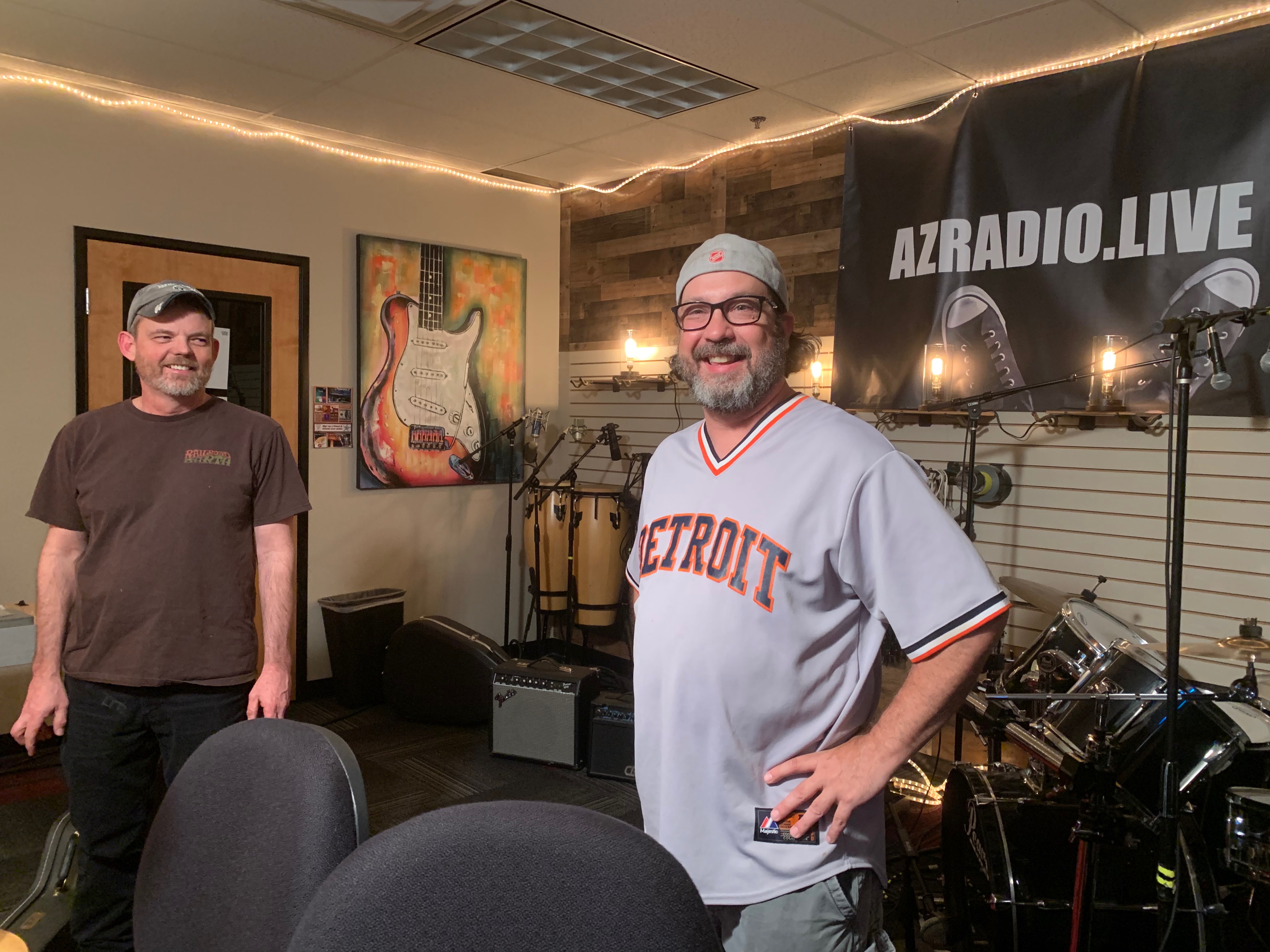 Acoustic Mills End and KSonic LIVE ON THE B SIDE!