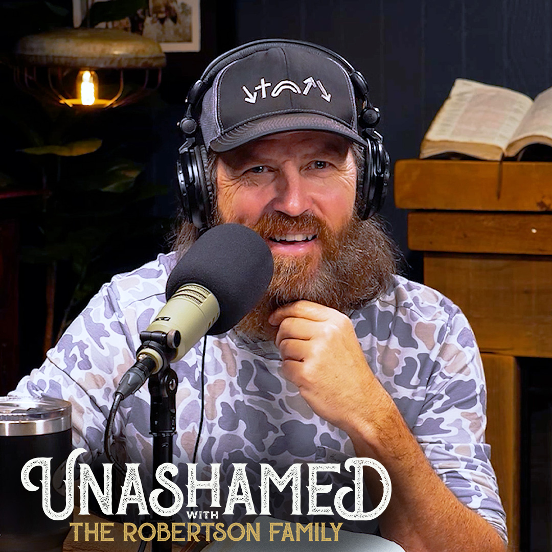Ep 1191 | Jase Navigates Headless Mascot Mayhem & Calls for Childlike Wonder in Jesus