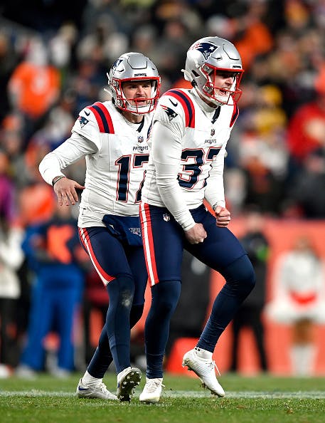Bedard on the Patriots' win over the Broncos, Ryland's redemption and Zappe's play with 98.5 The SportsHub