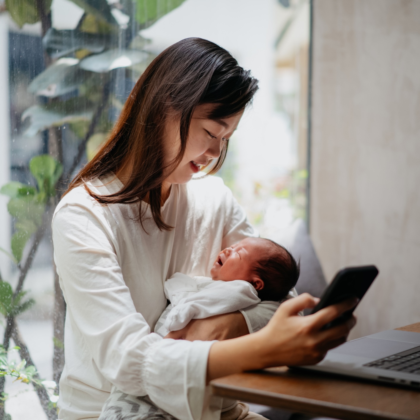 188: Returning to Work After Maternity Leave: Legal Rights, Emotional Prep & Practical Tips with Daphne Delvaux