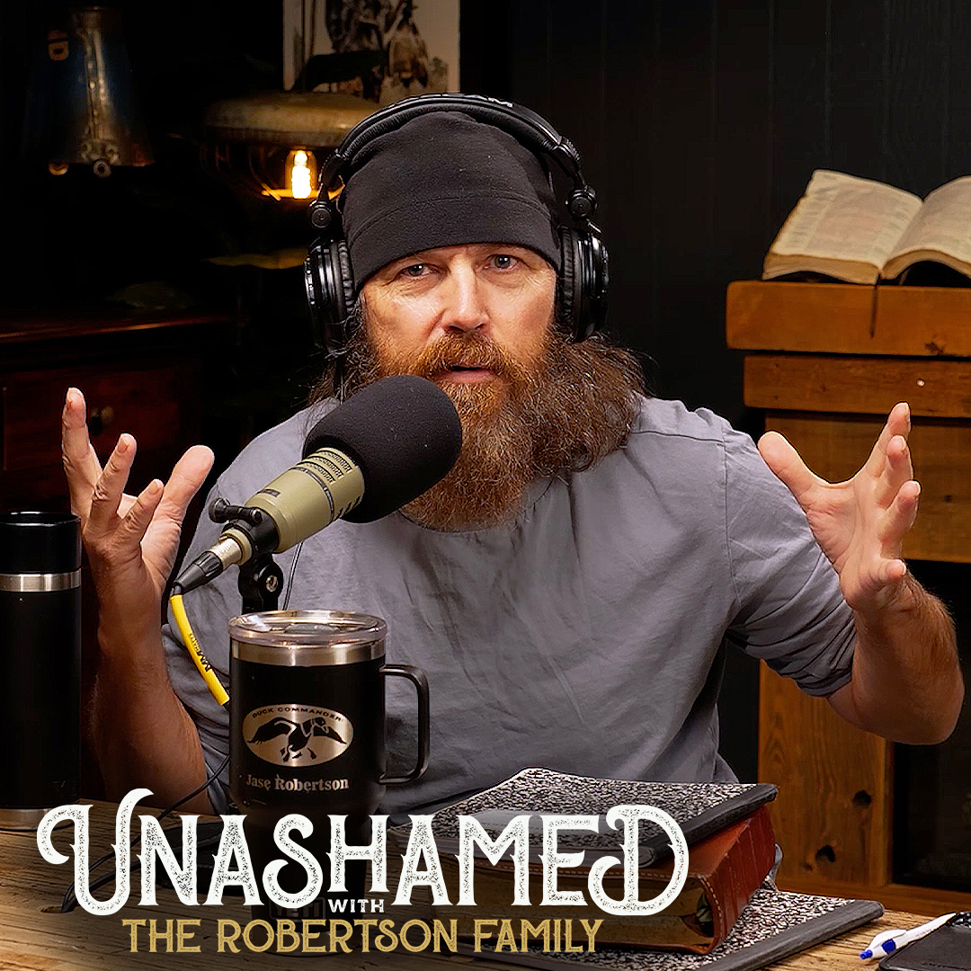 Ep 1200 | Willie Begs for Help with an Embarrassing Problem & Jase Leads a Classic-Rock Choir