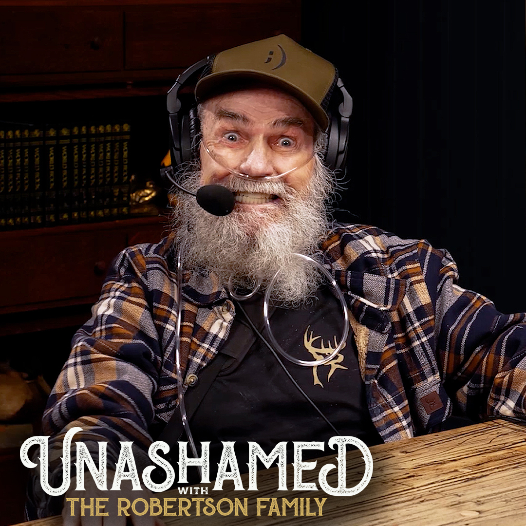 Ep: 1202 | Uncle Si Crashes the Podcast to Show Off His New Smile & Jase Is Shocked