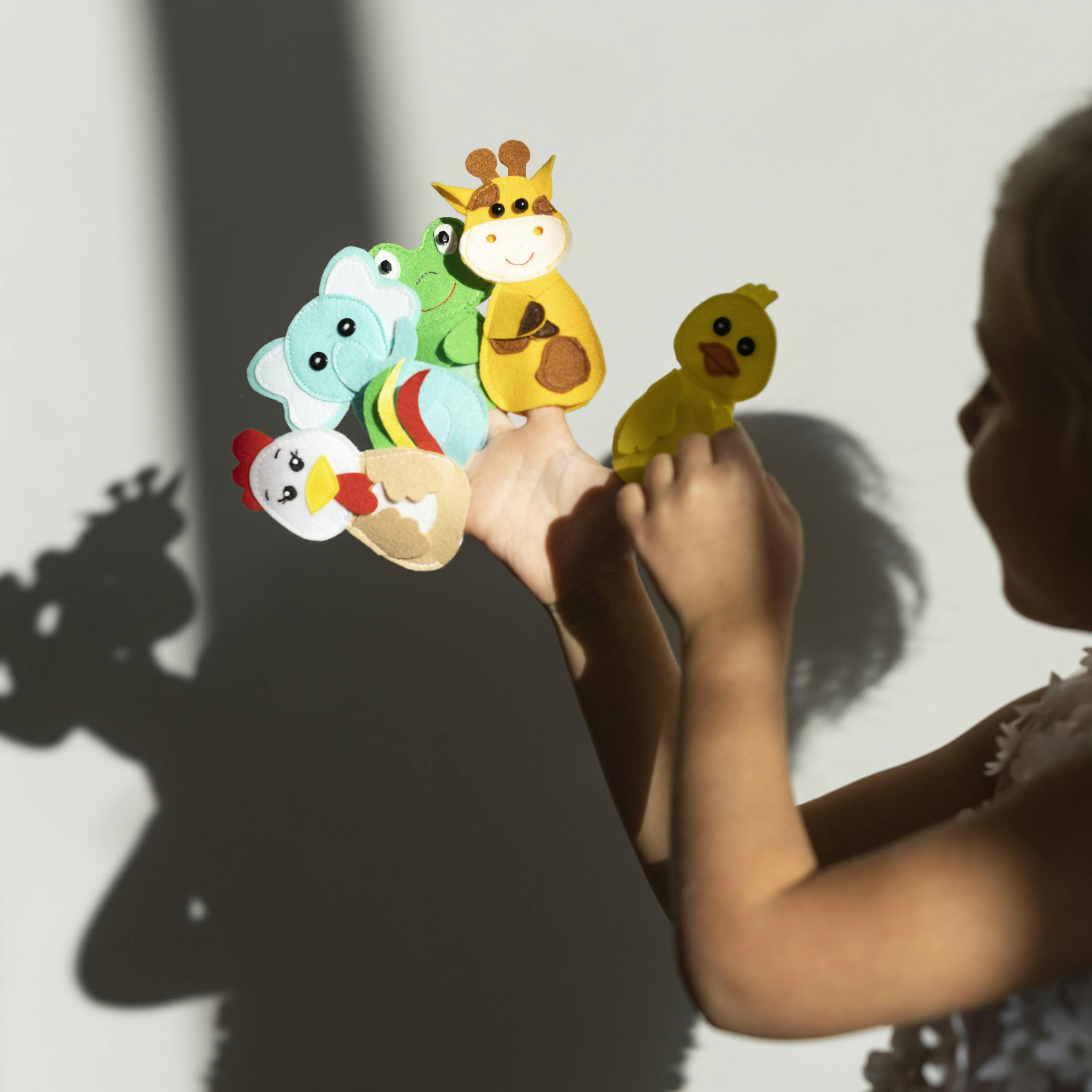 Adriana Carranca fala sobre maternidade e adoção em novo livro para infâncias Adriana Carranca fala sobre maternidade e adoção em novo livro para infâncias