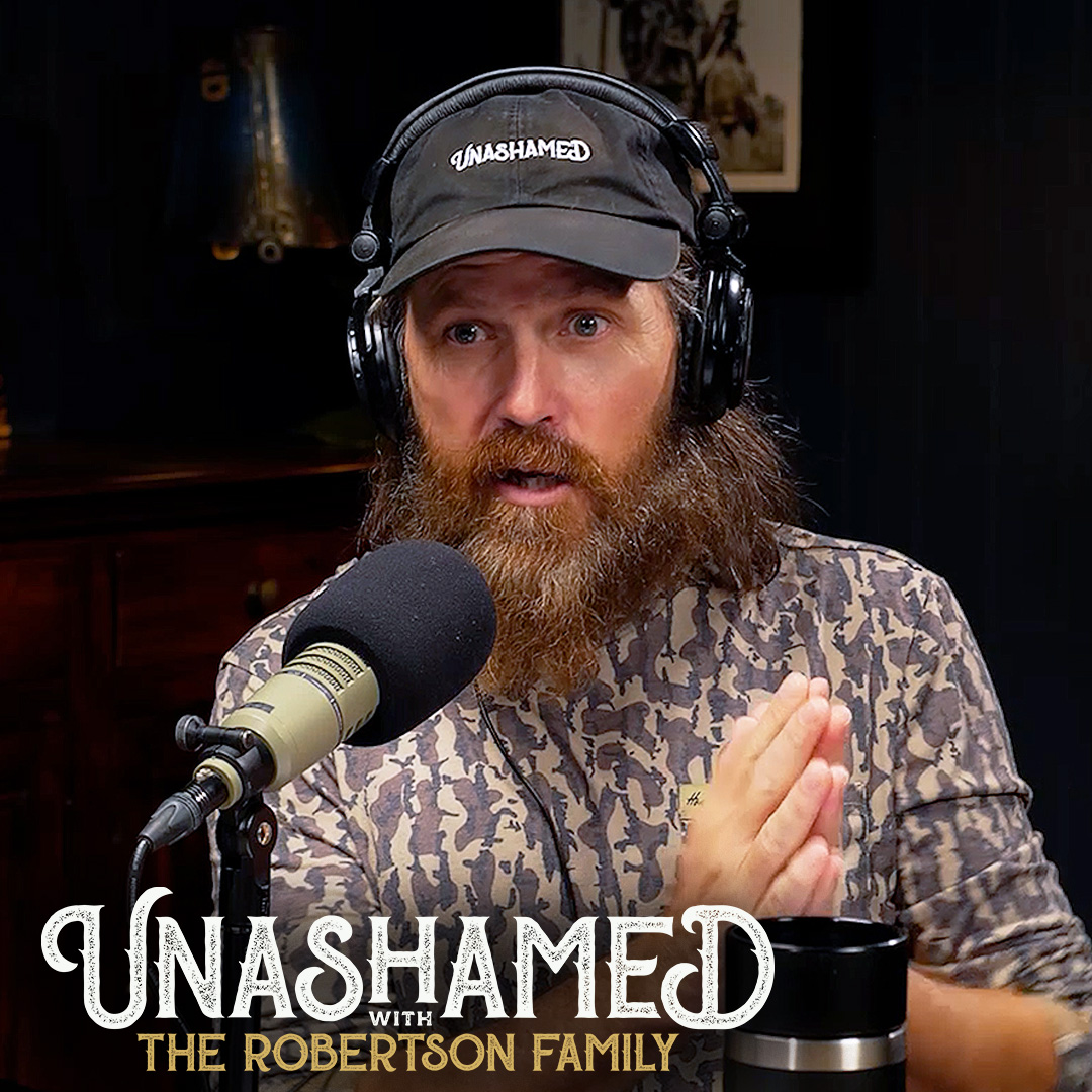 Ep 1207 | Jase Comes Clean About What REALLY Happened on the Macy’s Parade Float & the Curse of Idols