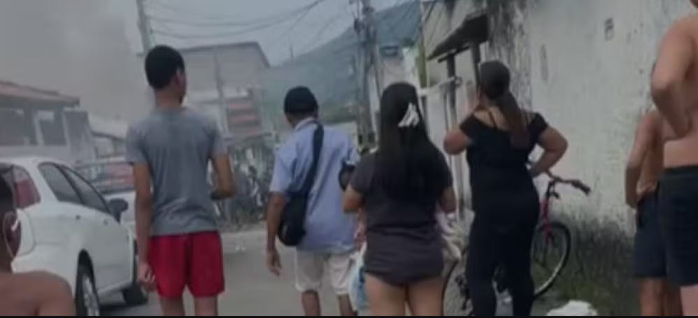 Incêndio mata gêmeos de 1 ano em Campo Grande (RJ); polícia busca por imagens de câmeras de segurança Incêndio mata gêmeos de 1 ano em Campo Grande (RJ); polícia busca por imagens de câmeras de segurança