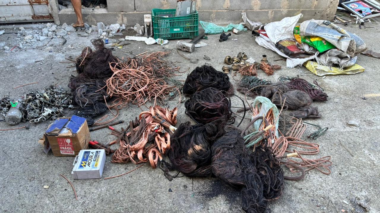 Operação 'Caminhos do Cobre' mira quadrilha especializada em receptação de materiais metálicos furtados em São Gonçalo