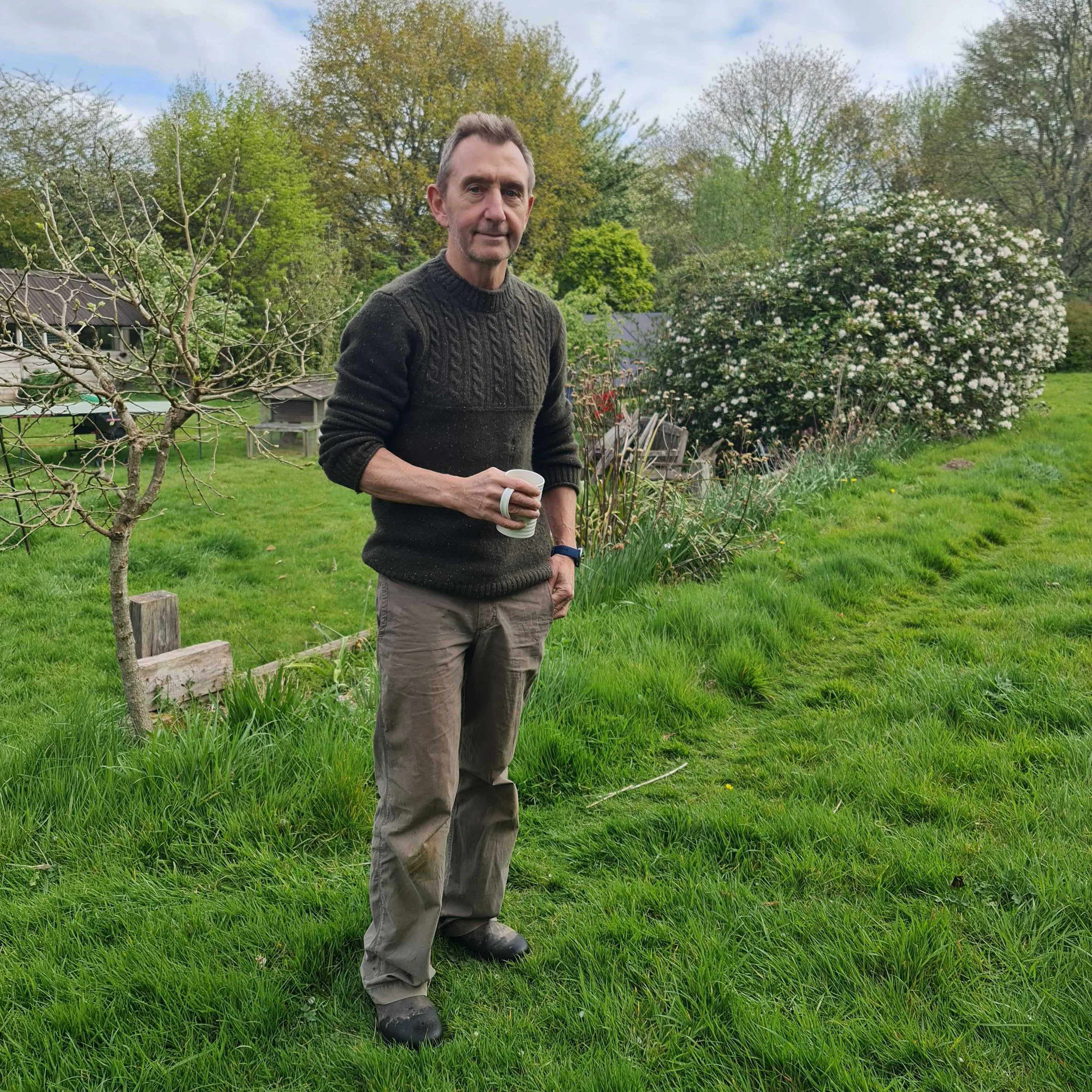 351. Explore a marvellous garden of bees with writer and expert Dave Goulson episode artwork
