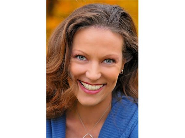 Let's Get Social with Sales, with Anne Cull, founder of ThinkViral episode artwork