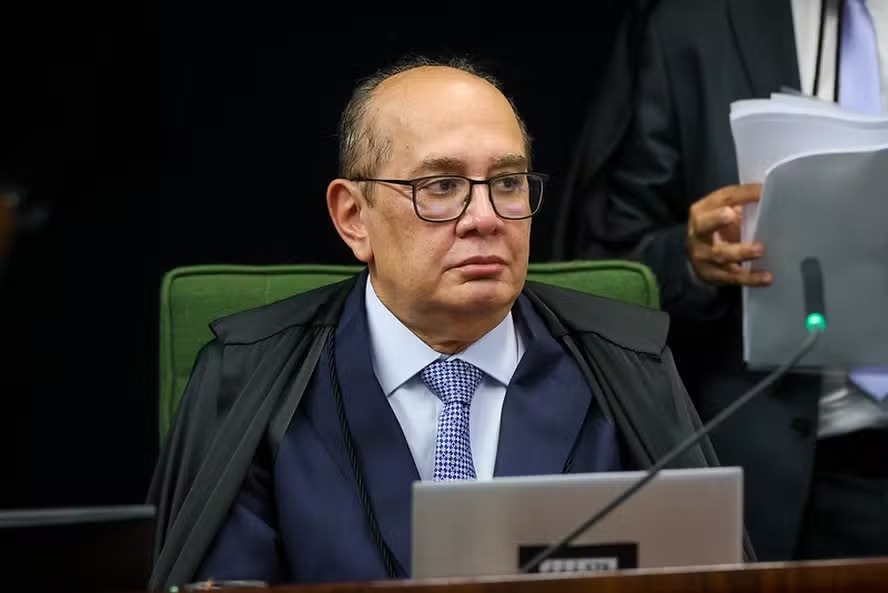 Gilmar Mendes pede a Fachin que adie julgamento e assuma relatoria de caso envolvendo Moraes e Vorcaro episode artwork