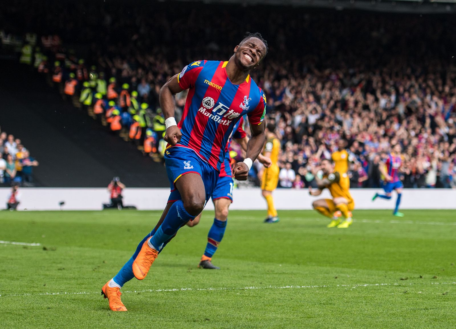 FYP Podcast 252 EXTRA - Zaha brace sinks Brighton...again episode artwork