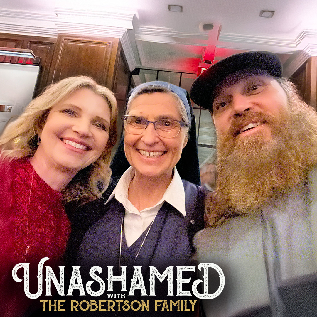 Ep 1063 | Jase Bungles Date Night at ‘The Chosen’ Premiere & After Parties with Nuns??