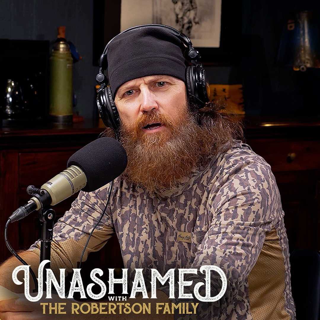 Ep 1241 | Jase Offends the Robertson Family Group Text & He Doesn’t Regret It at All
