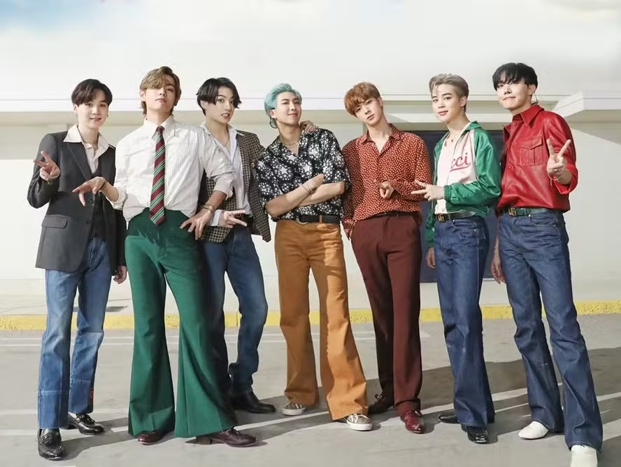 Fãs montam acampamento em São Paulo após anúncio de shows do BTS episode artwork