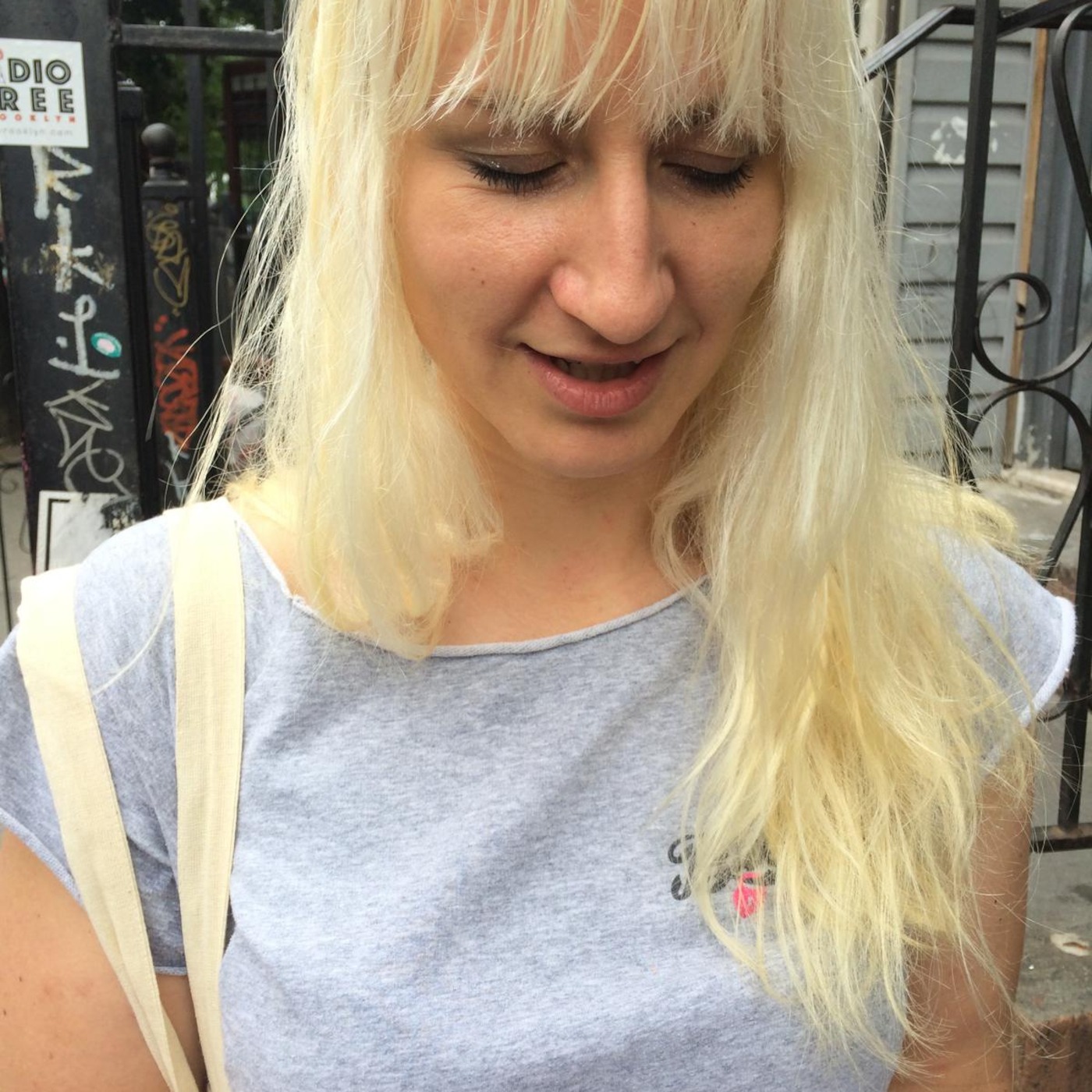 Dr. Lisa chats with Katarina Hybernova, founder of the Bushwick Daily.