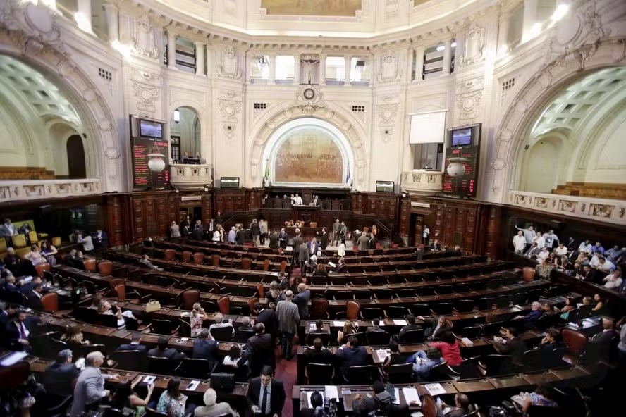 Quase 85% dos deputados querem ficar mais quatro anos na Alerj nas eleições de 2026 episode artwork