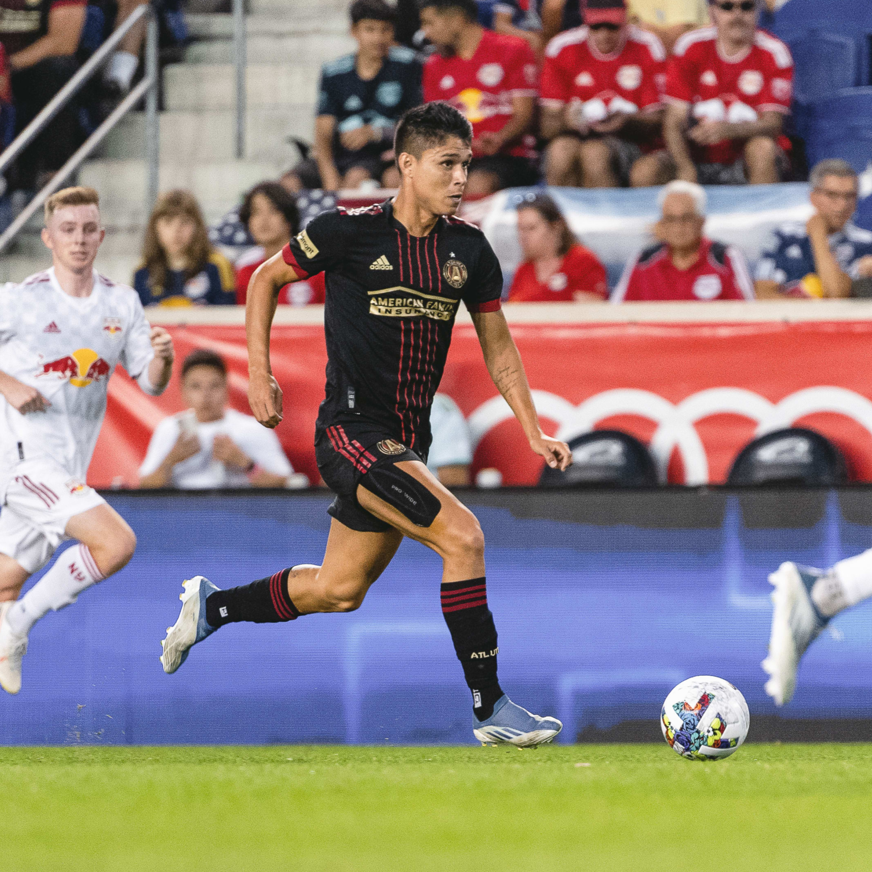 REINFORCEMENTS COMING & ATL UTD ENDURE TOUGH AWAY DAYS | FIVE STRIPE WEEKLY #232 episode artwork