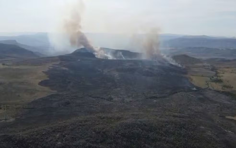 Raio provoca incêndio no Parque Nacional da Chapada dos Veadeiros