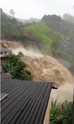 Petrópolis entra em estágio de atenção com alerta de perigo extremo por chuvas