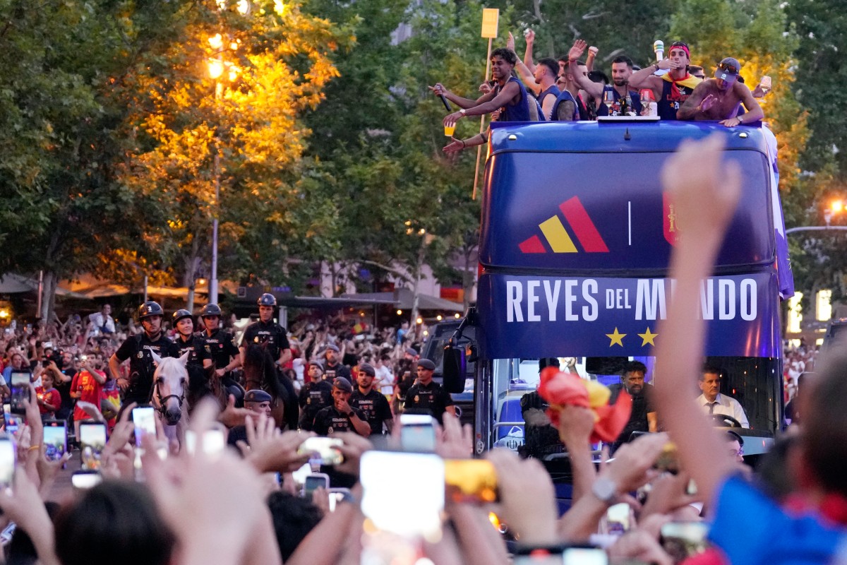 Espanha celebra bicampeonato com festa para multidão em Madrid episode artwork