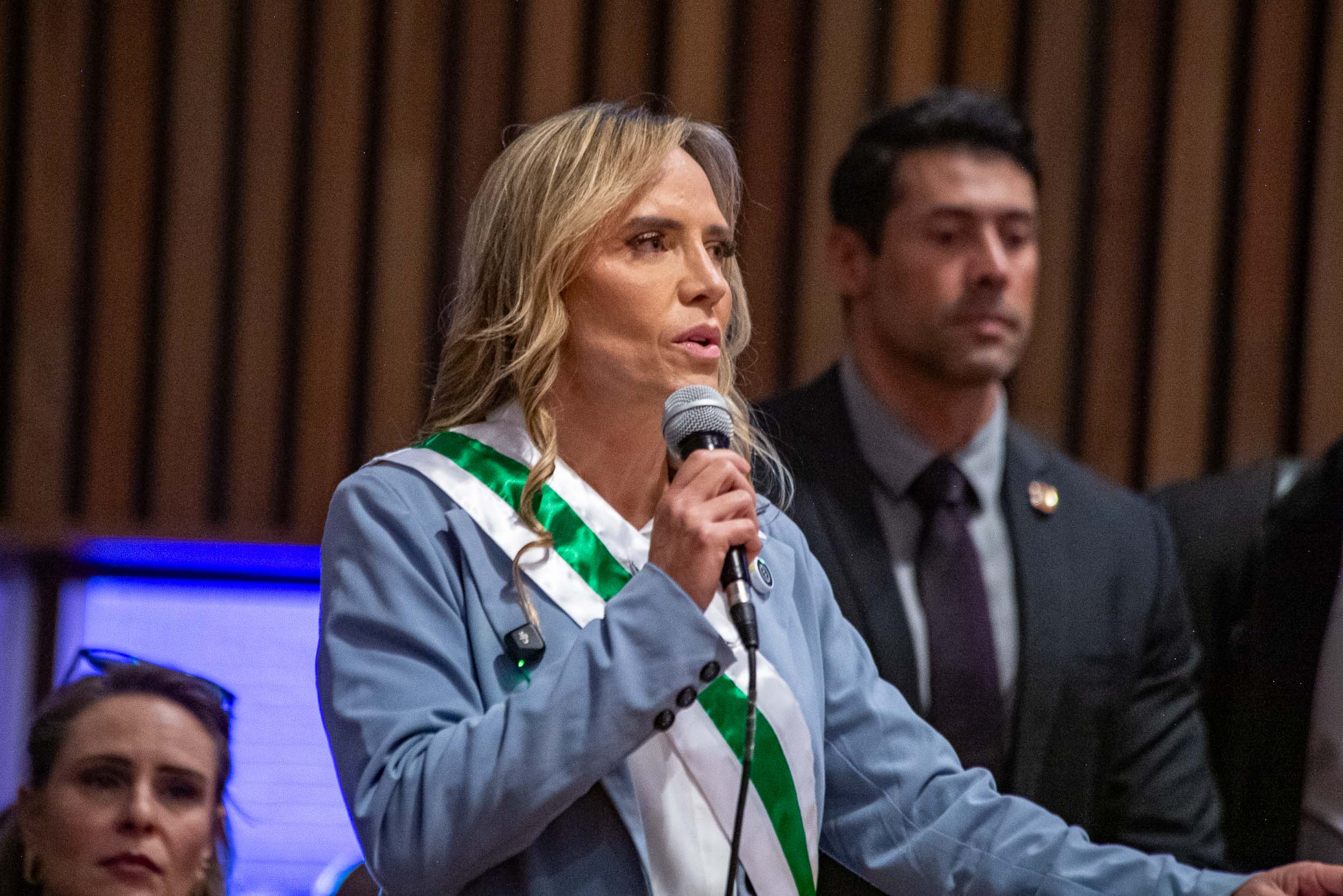 Celina Leão pede ajuda ao governo federal para crise no BRB e recua sobre uso da Serrinha do Paranoá como garantia