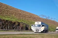 Pista externa do Rodoanel é interditada em Itapecerica da Serra após tentativa de sequestro e suspeita de bomba