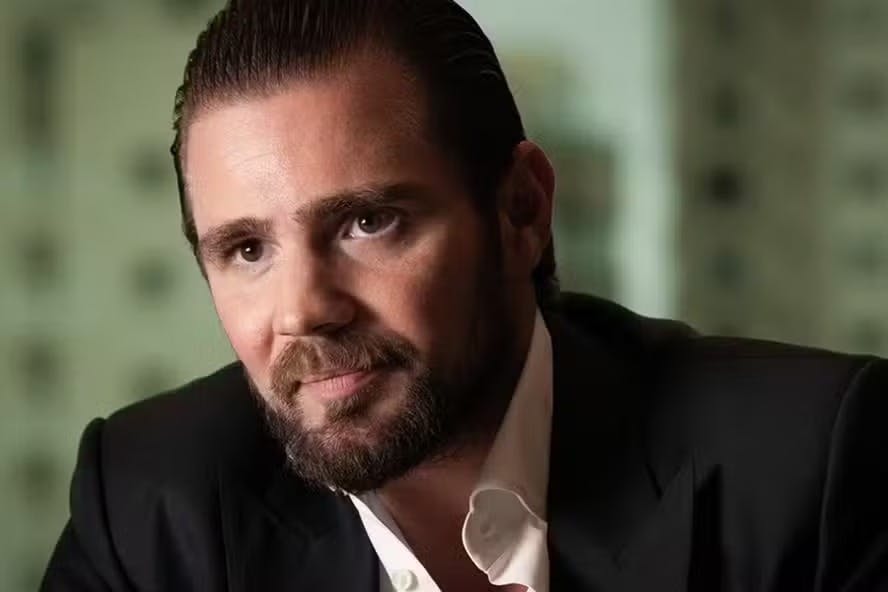 Daniel Vorcaro é detido em Guarulhos ao tentar deixar o país após venda do Banco Master Daniel Vorcaro é detido em Guarulhos ao tentar deixar o país após venda do Banco Master