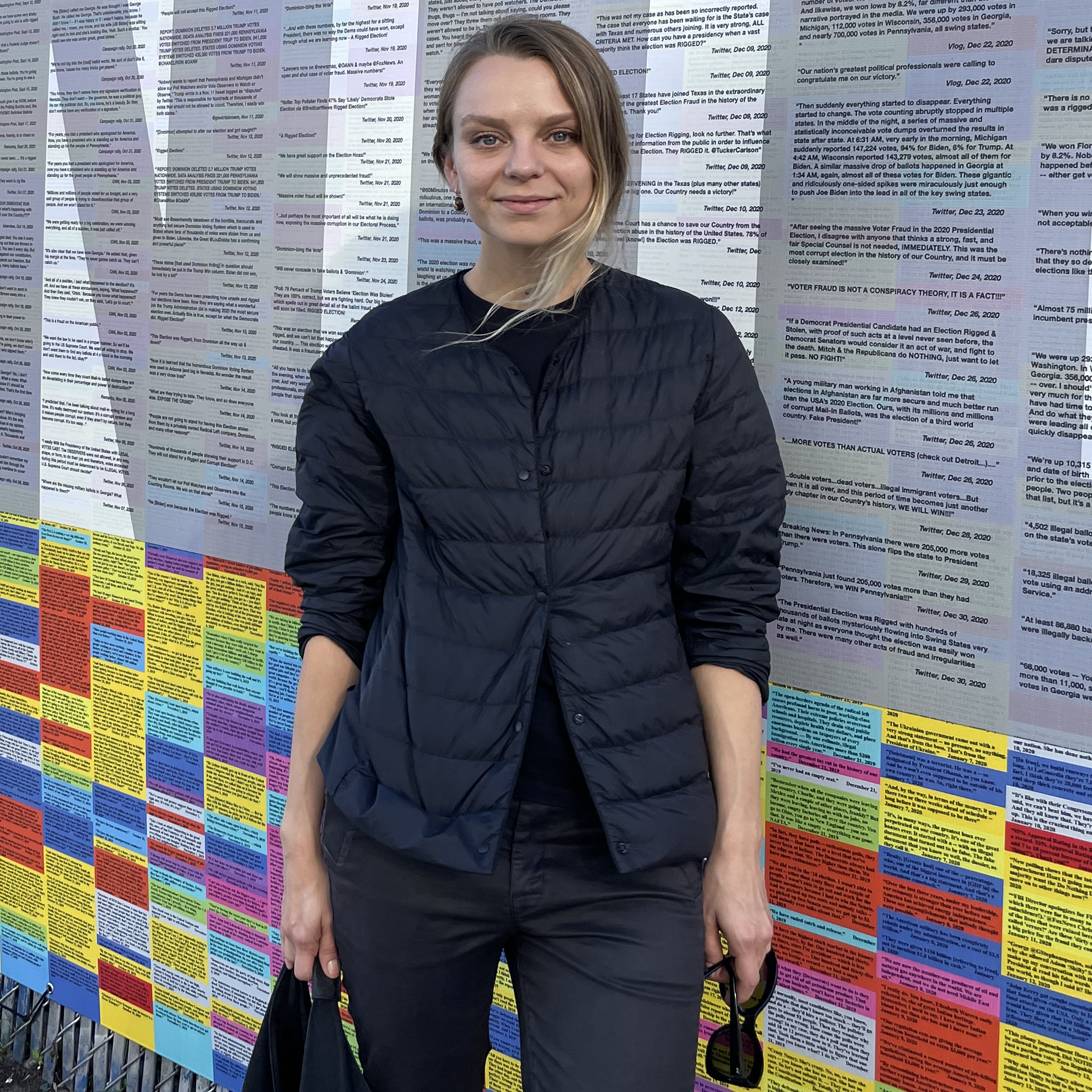 DLG313 Photographer Kate Stremoukhova gives us the feeling of how surreal it was to be in the middle of bombing in Kyiv. episode artwork