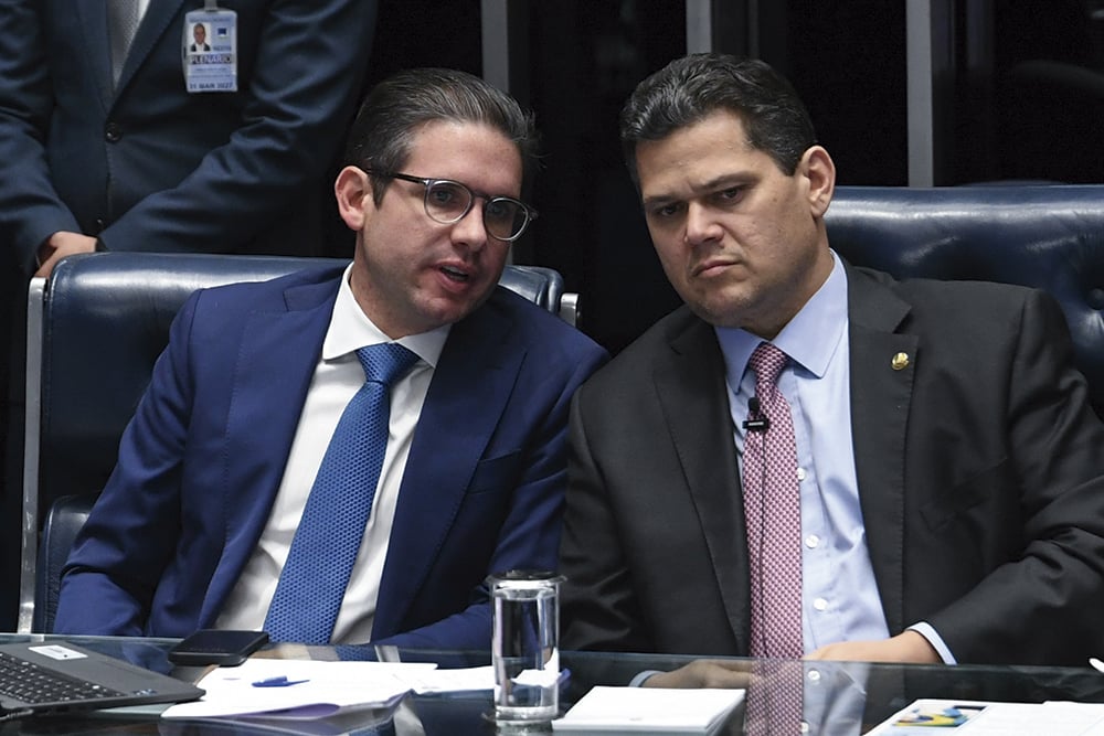Novo Congresso dificulta planos de Motta e Alcolumbre para seguir no comando da Câmara e do Senado episode artwork