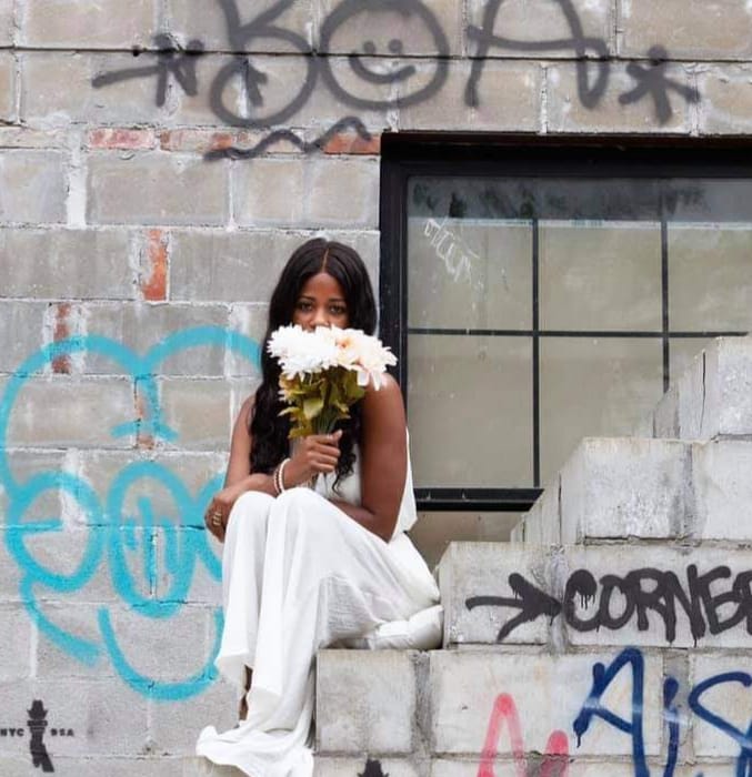 Episode 404 Featuring Nash Rose - NYC Songstress, Comedic Writer and Comedienne episode artwork