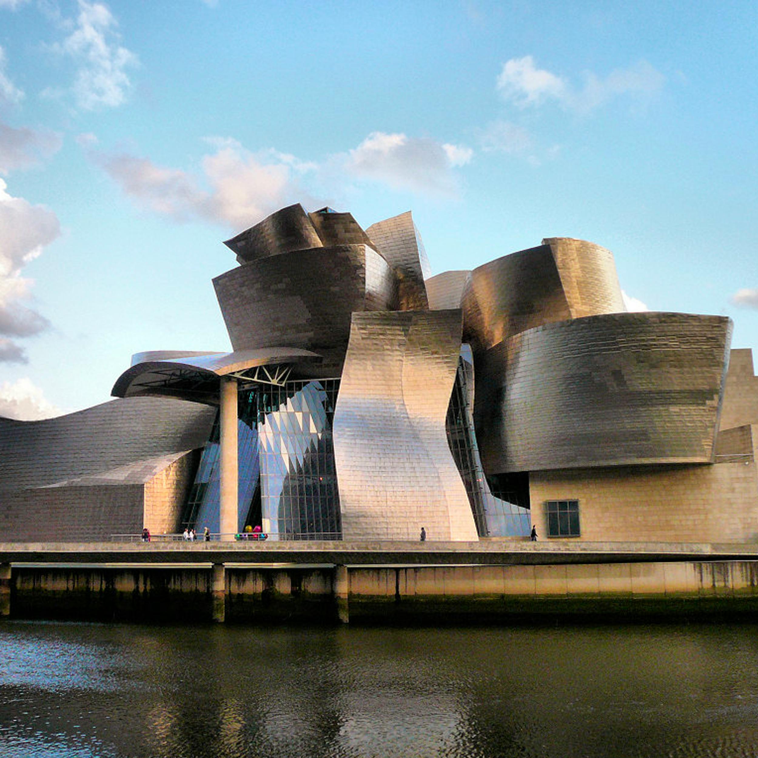 Frank Gehry | Guggenheim Museum in Bilbao, Spain