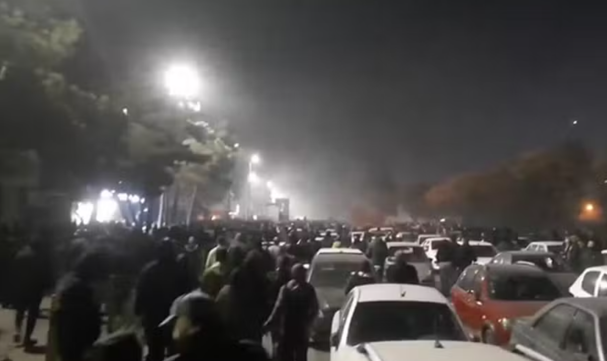 Protestos no Iràexpõem fragilidade do regime e elevam risco de nova escalada no Oriente Médio
