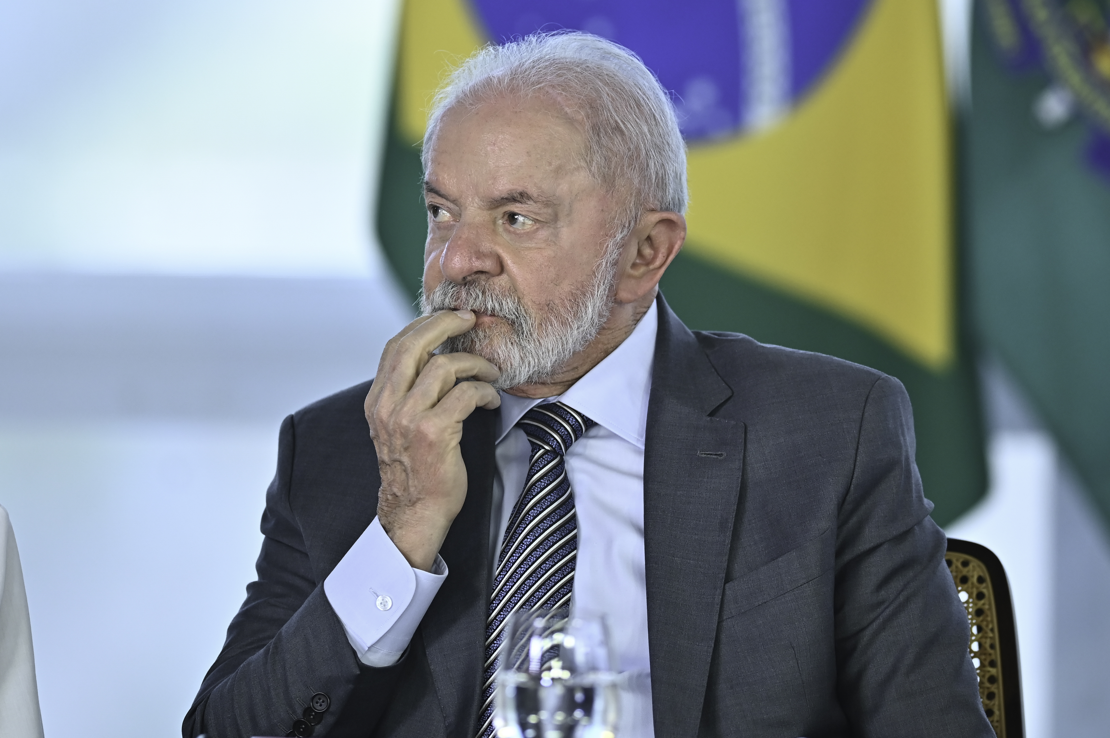 Quaest: aprovação do governo Lula sobe para 46%; desaprovação cai para 51%
