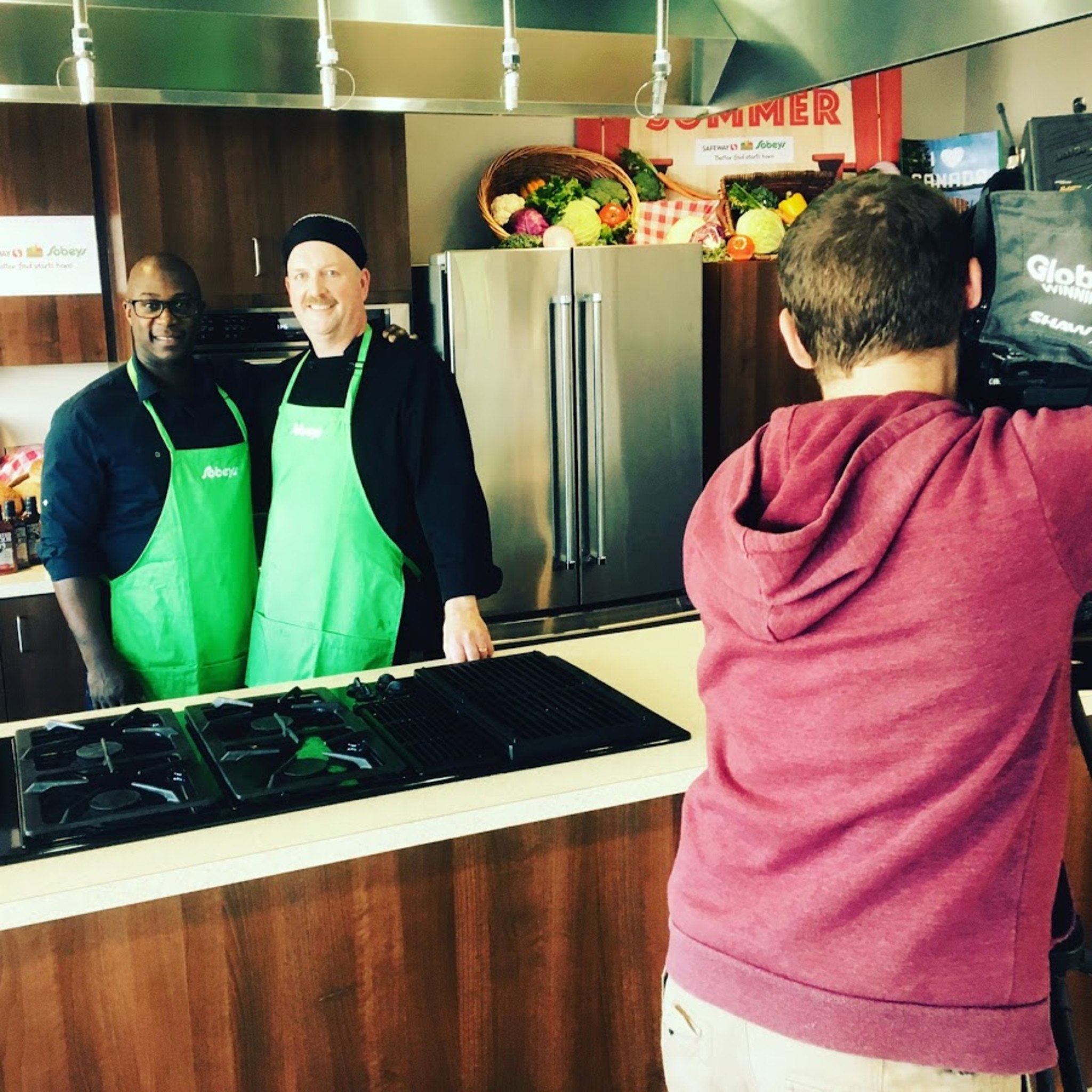 The Main Ingredient w/Kevin Burgin talks to Chef Bryan Furtney from Sobey's Extra about how to build a burger - July 1st, 2017 episode artwork
