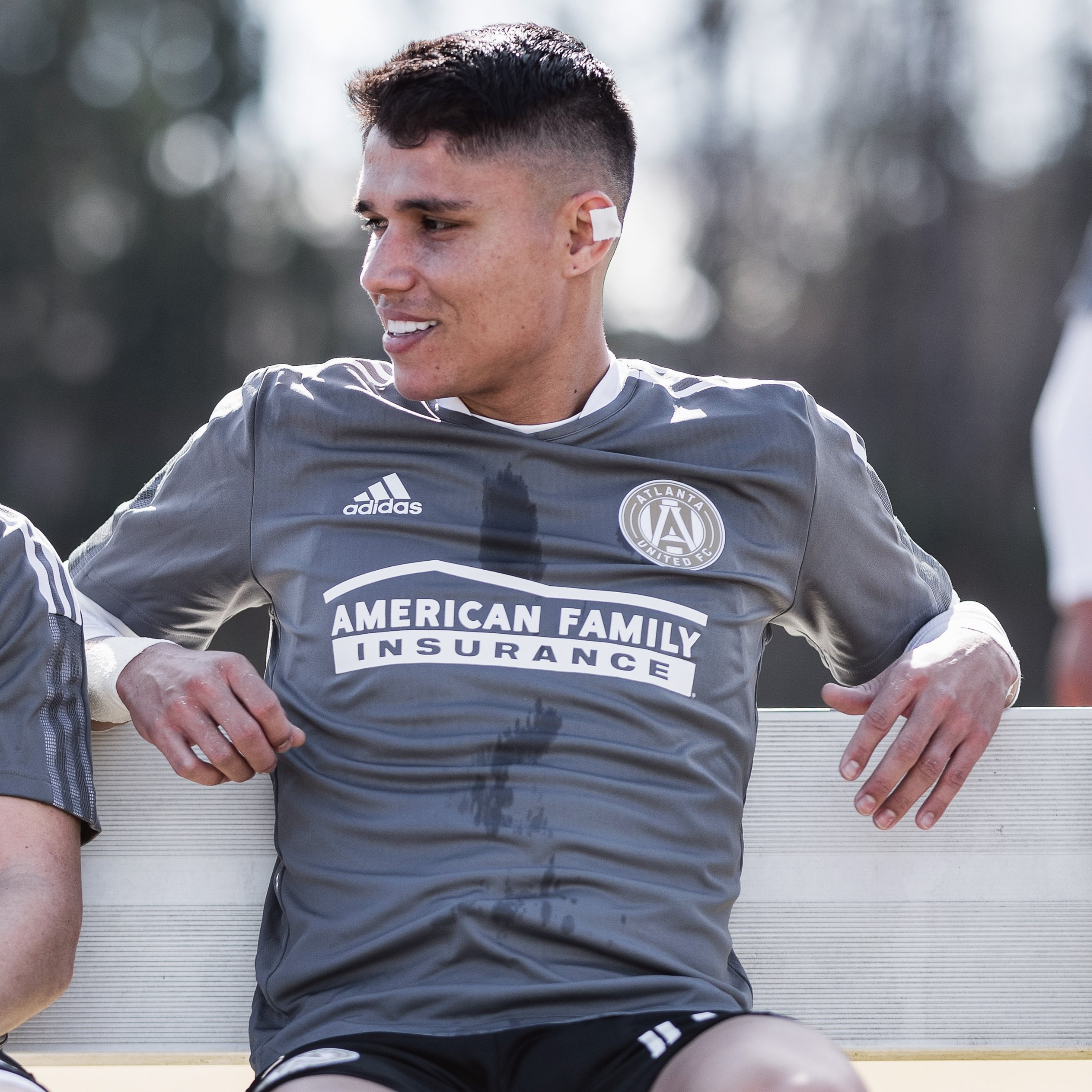 HOW WILL ATL UTD COPE WITHOUT LUIZ ARAUJO?, CALEB WILEY 'DREAM' MLS DEBUT! & THE ODD FEELING OF CHEERING FOR DOM DWYER | FIVE STRIPE WEEKLY #216 episode artwork