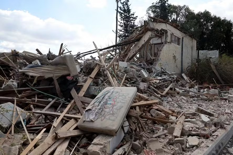 Guerra entre Israel e Iràentra no 5º dia com escalada de bombardeios em Teeràe Tel Aviv