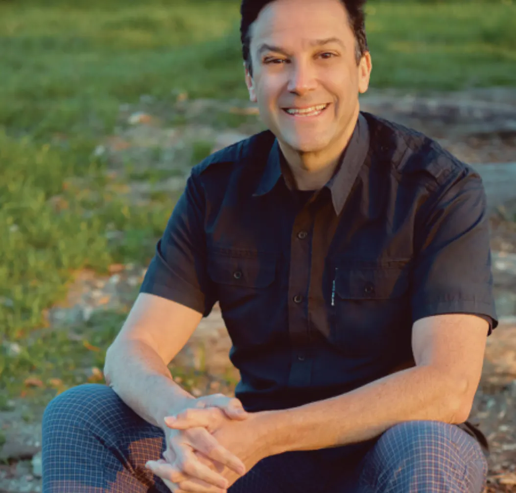 A Story for Everything: An Afternoon with Corey Rosen, Host of ‘The Moth’ Episode cover
