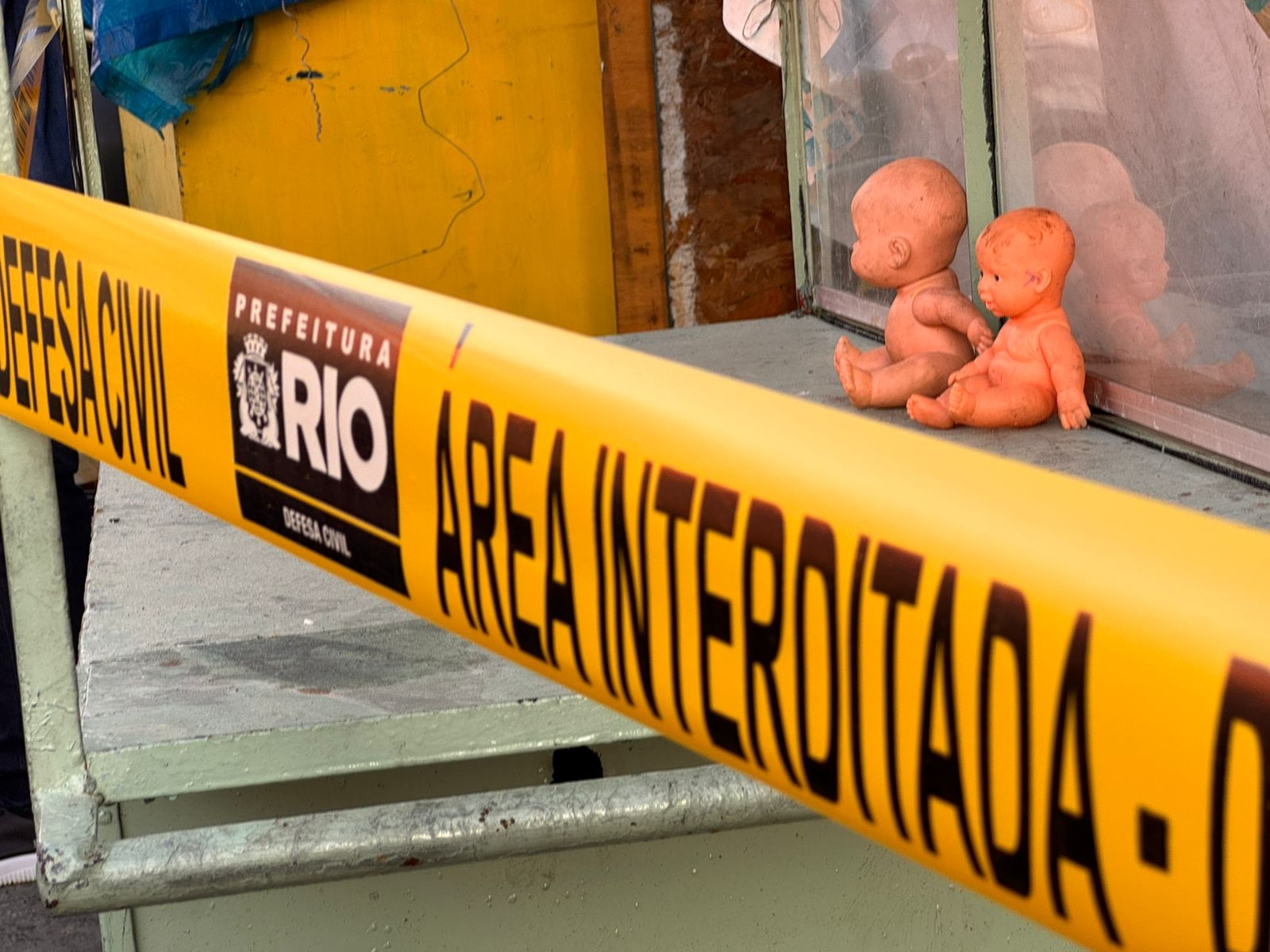‘Tecnologia e sensibilidade ajudaram no resgate’, diz porta-voz do Corpo de Bombeiros sobre desabamento no Rio