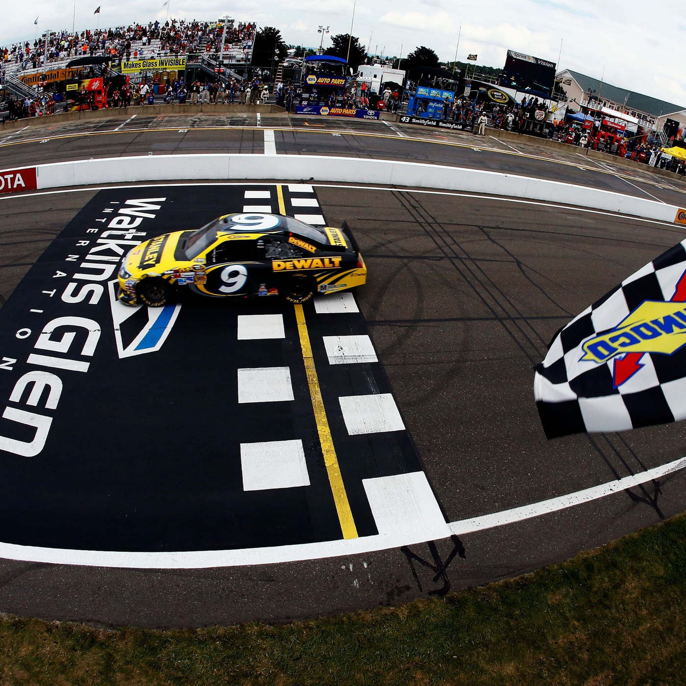 Marcos Ambrose, Chaz Mostert and Bryce Fullwood join us this week episode artwork