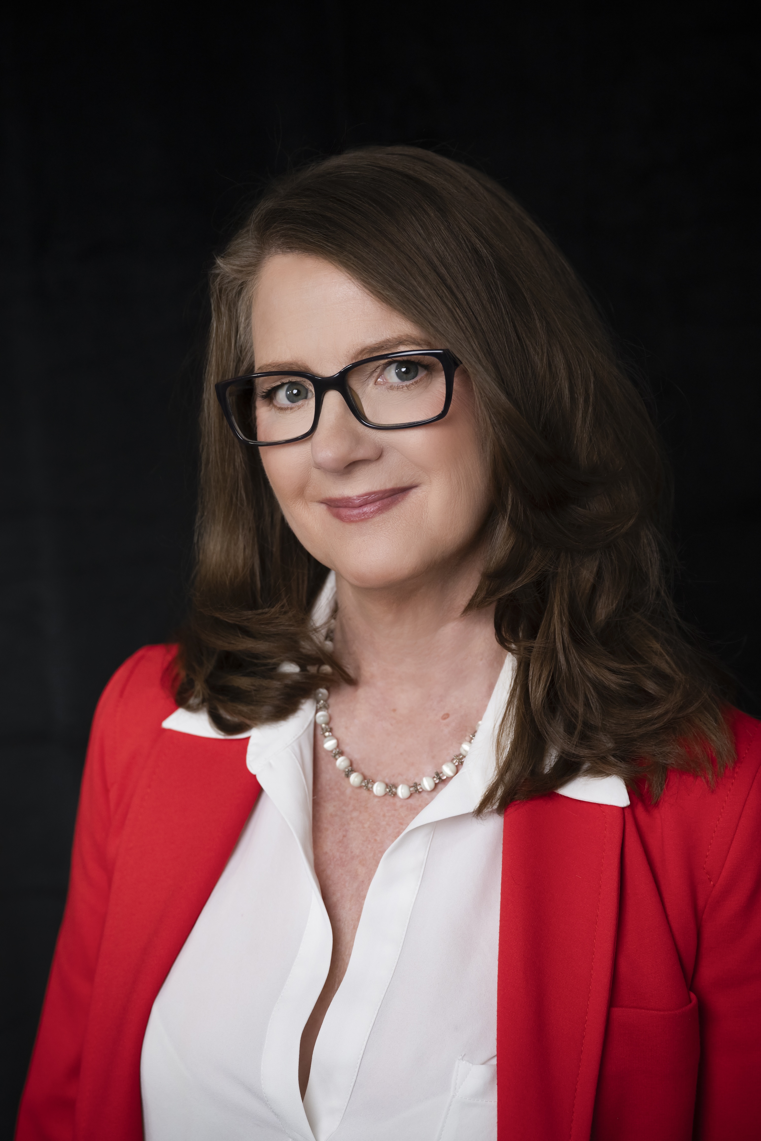 1090: New Show! On-Air Strategy Session: Michelle Blemel: Stop Attracting the Wrong Clients: Redefine Your Messaging and Boundaries