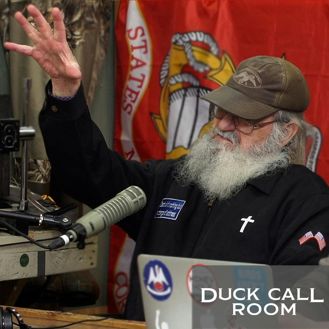 Uncle Si Shakes It on the 'Catwalk'