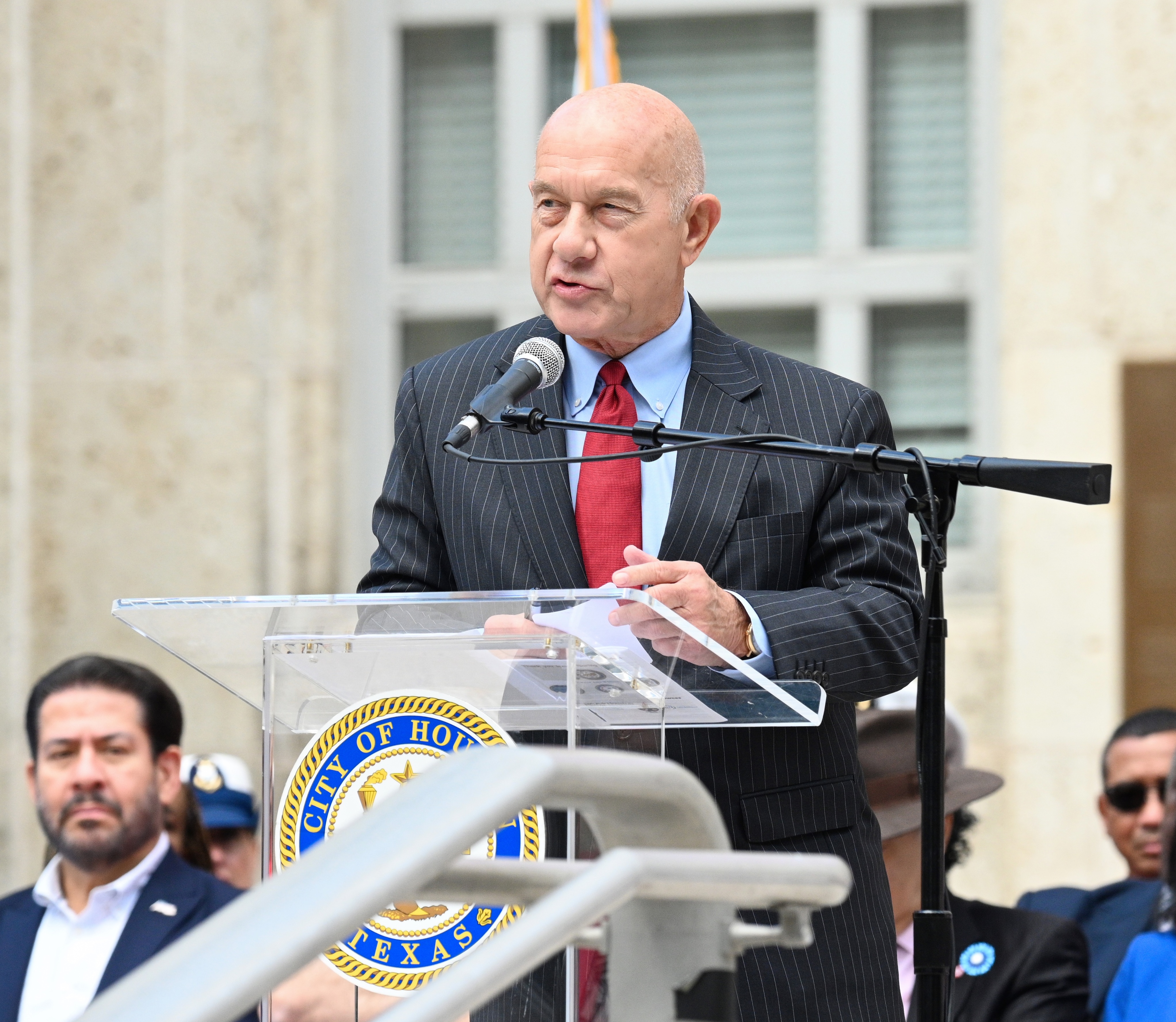 Halloween Decoration Sparks Free Speech Debate, METRORail Controversy, and Dog Park Gentrification