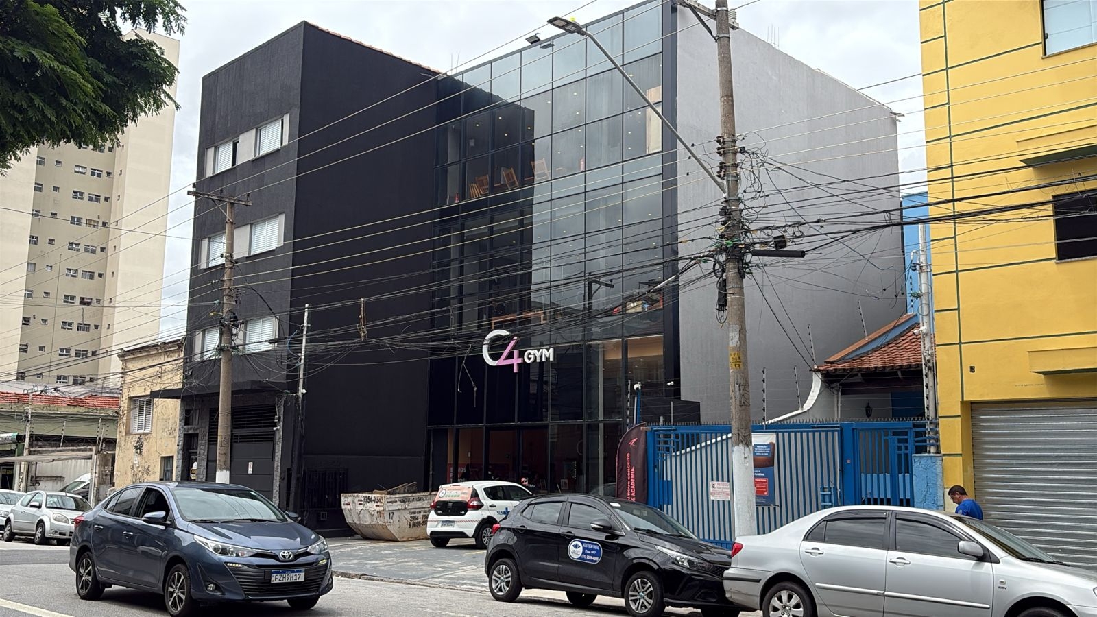 Vigilância Sanitária fiscaliza unidades da C4 Gym após morte de aluna na Zona Leste de SP
