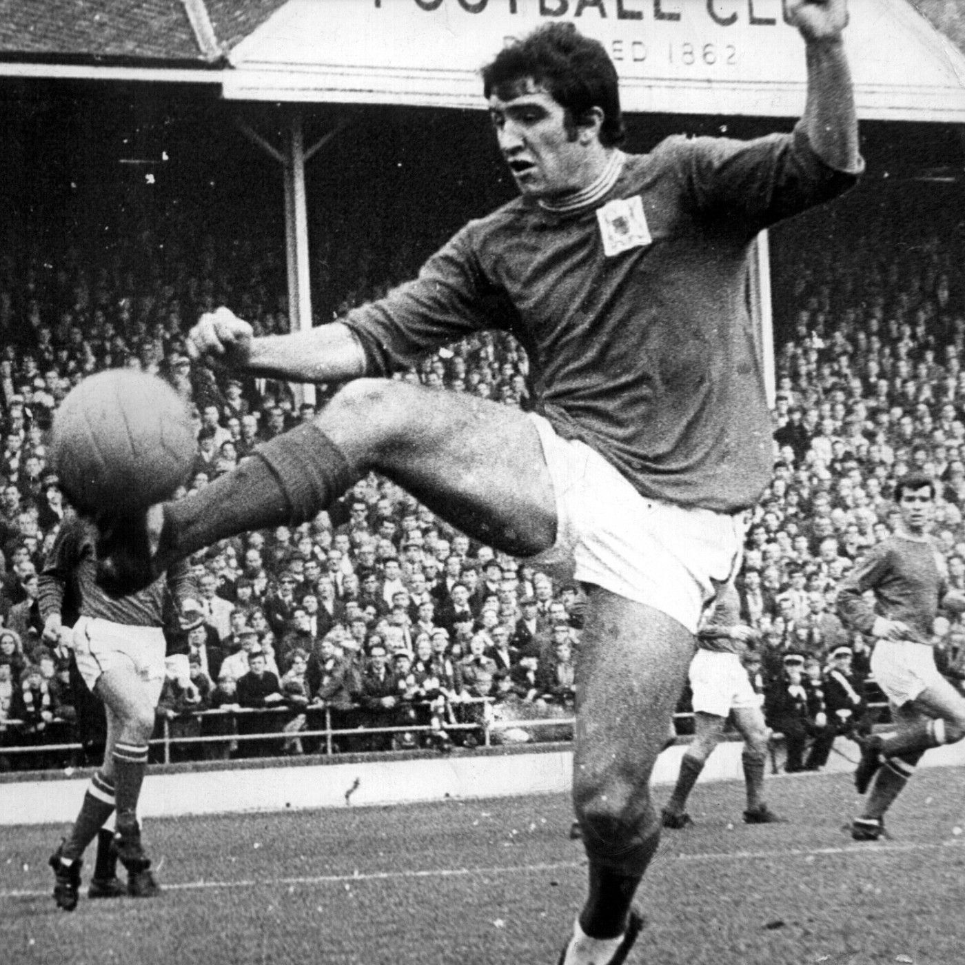 Garibaldi Red Podcast #53 w/ NOTTINGHAM FOREST LEGEND IAN STOREY-MOORE episode artwork