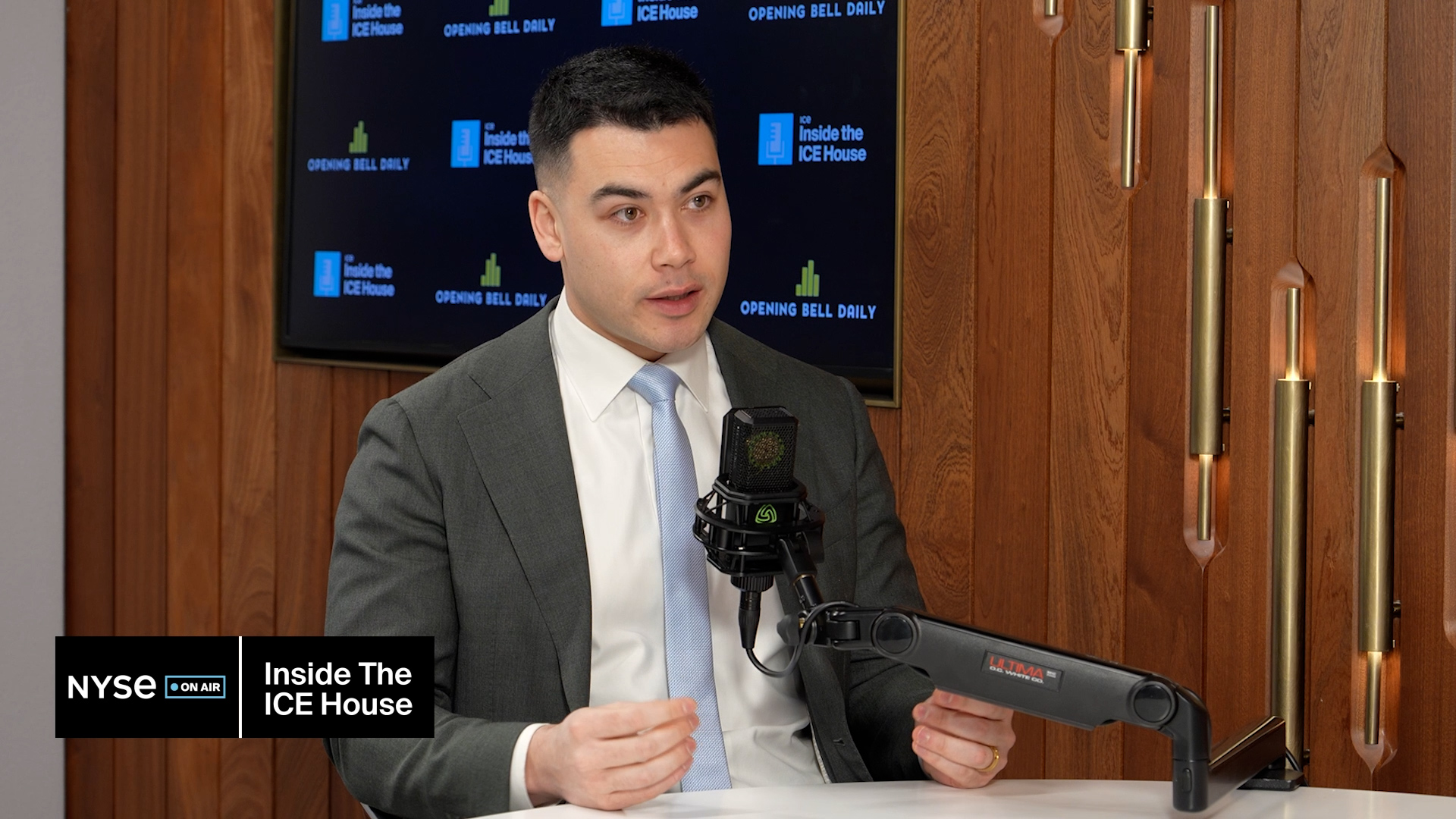 February Markets in Focus: Bitcoin's Slide vs. Bullish Holders, AI-Driven Selloffs, Broadening Beyond Big Tech