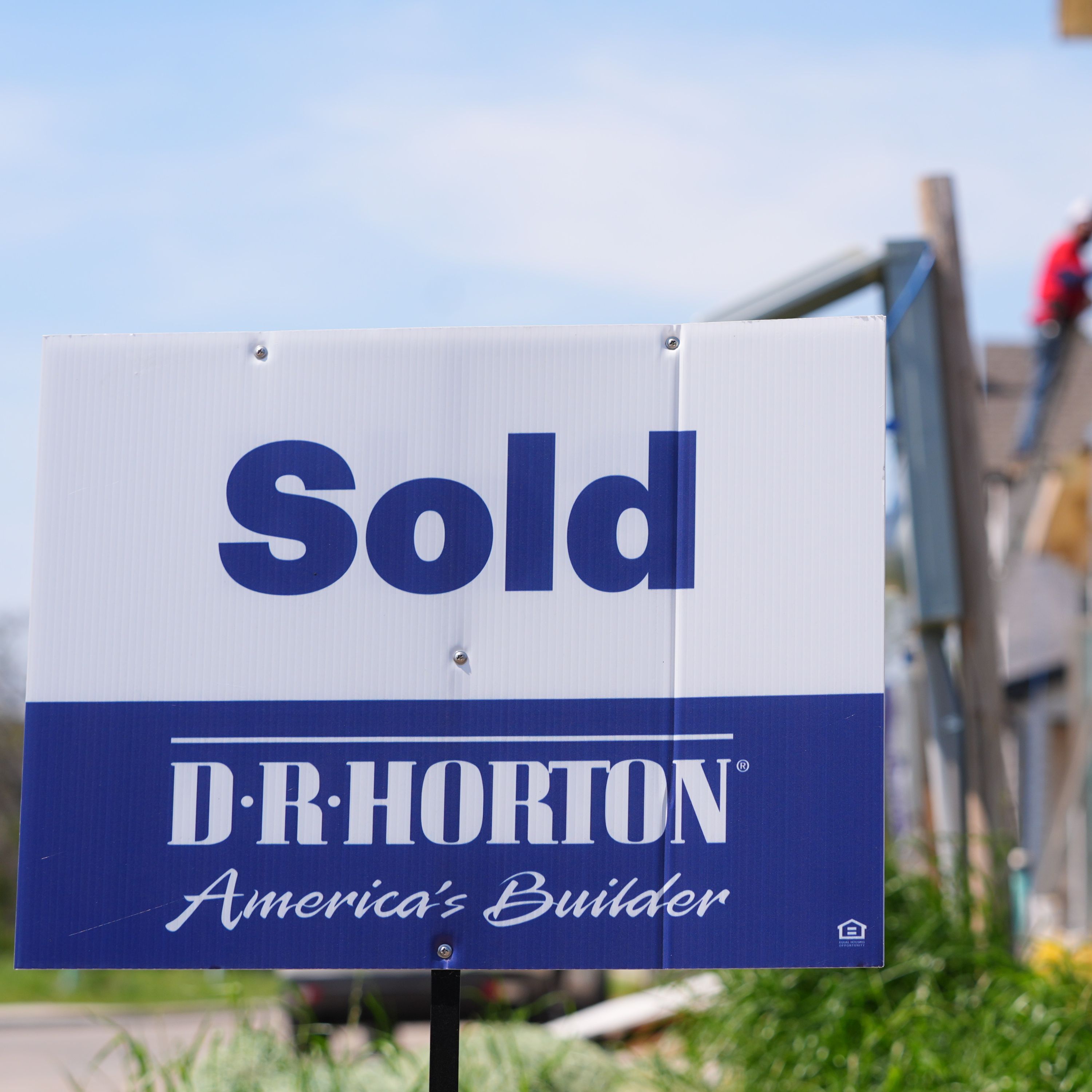 Housing Market Shifts as Sellers Outnumber Buyers