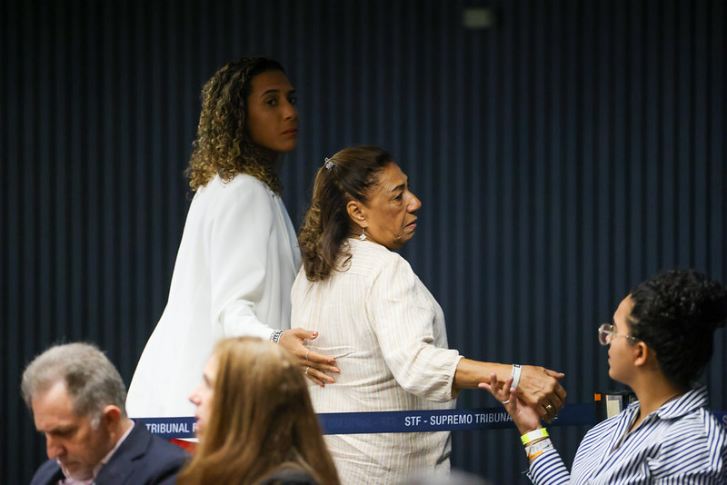 Mãe de Marielle Franco passa mal durante julgamento dos acusados de mandar matar a vereadora